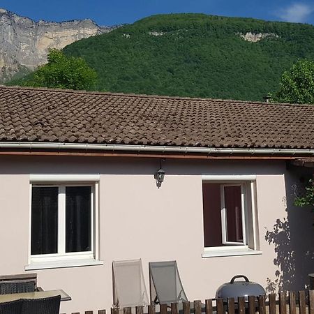 Gite Fabuleux, Jardin, Terrasse, Parking Saint-Vincent-de-Mercuze Buitenkant foto
